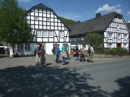 2014-003