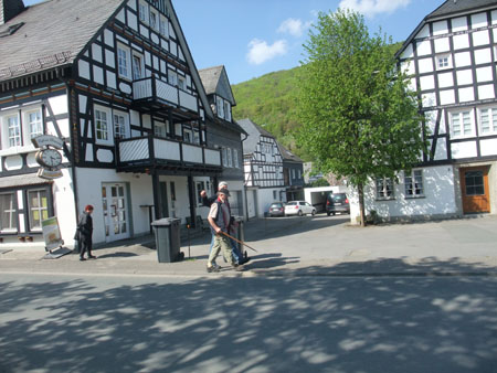 2014-004